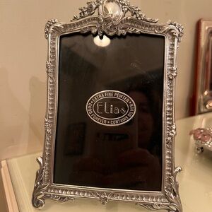 Elias picture frame